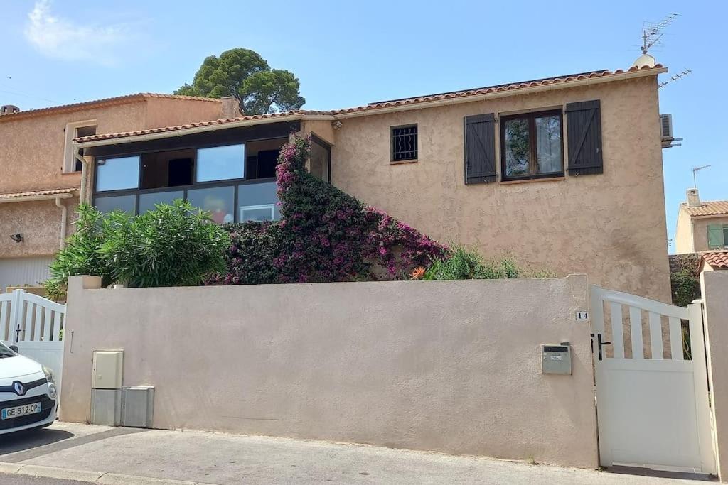 Appartement En Rez De Jardin Et Terrasse Ds Villa Hyères Exterior foto